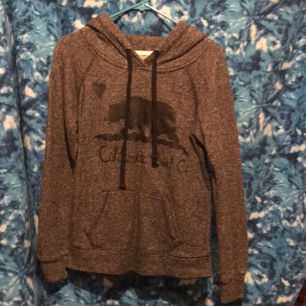 Thin pullover hooded jacket